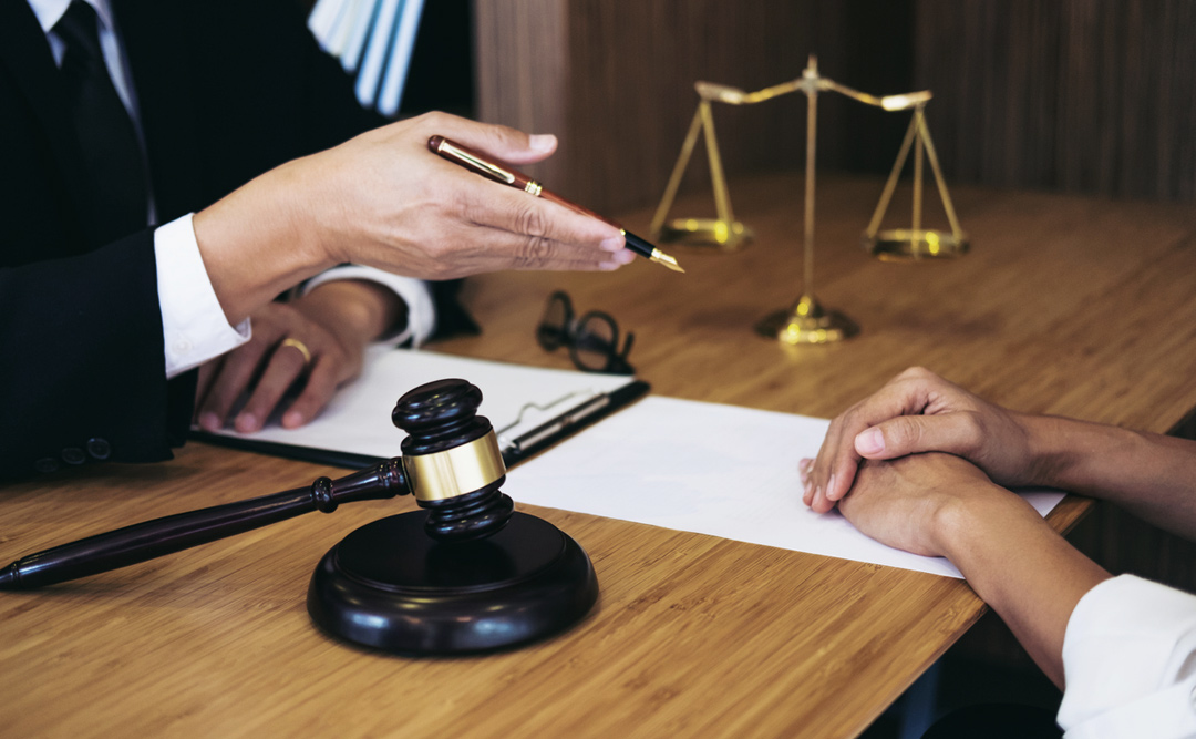 Tips Memilih Pengacara yang Tepat untuk Kasus Hukum Anda